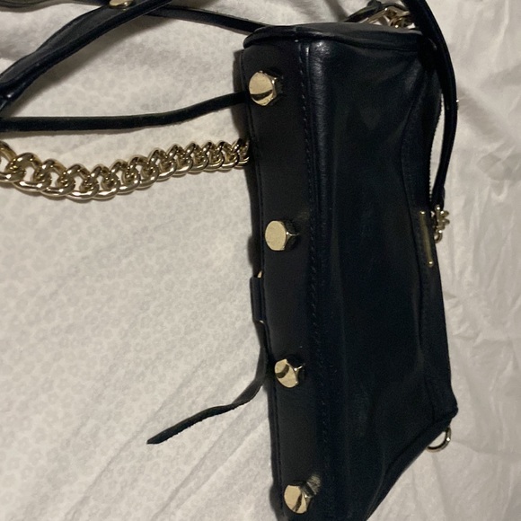 Purse with chain and leather shoulder strap. - Picture 6 of 6